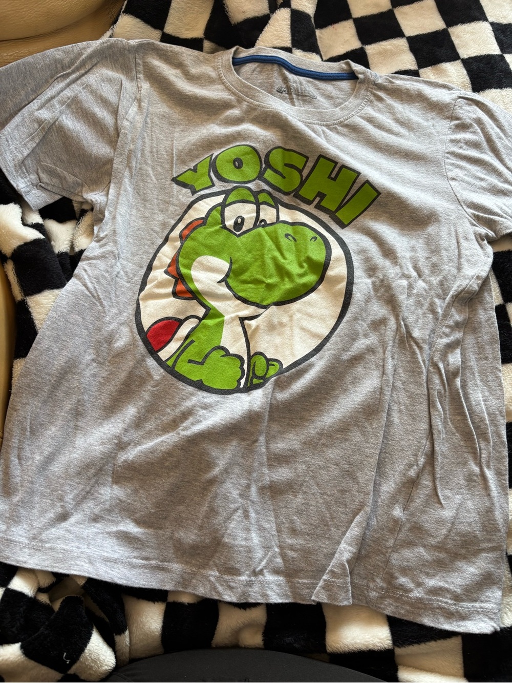 Youth xlarge yoshi Mario tshirt